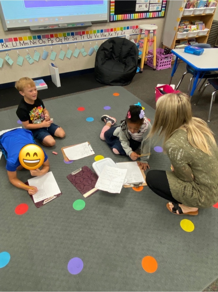 OwensTylerISD's tweet photo. Our 2nd graders had fun learning in our Tuesday science stations. Thank you to our awesome student teachers from UT Tyler for all your help and dedication! ๐คฉ Way to soar, Eagles! ๐ฆ
#SoaringInSecond #ScienceStations https://t.co/Y8J9s7bBvx