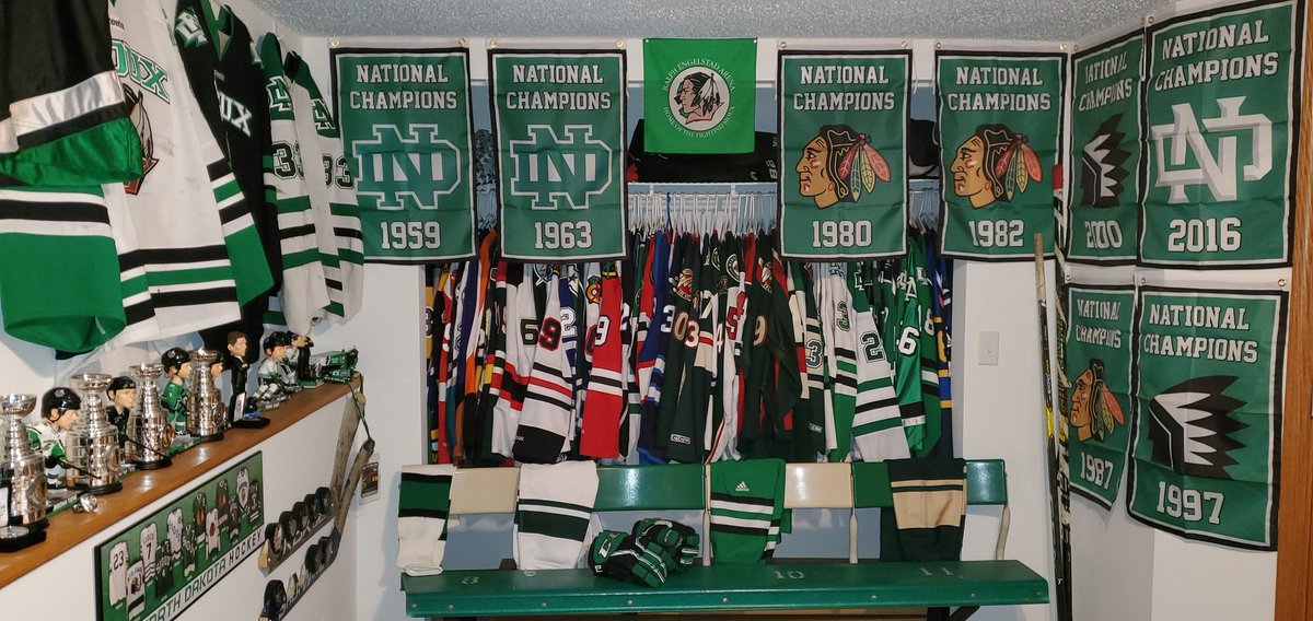 JRoadsreal's tweet photo. Finally my Sioux Room has #Hang8 hopefully this spring I'll need to find more room to #Hang9
#SiouxYeahYeah #CawlidgeHawkey @BarstoolUND @TheREA @J_Swish24 @BBoeser16 @drakecaggiula @itsyaboiiceej @troystecher @PuckerToolman @Gausmus47 @Cwolanin20 @shane_gersich9 https://t.co/SVgWFQtAqp