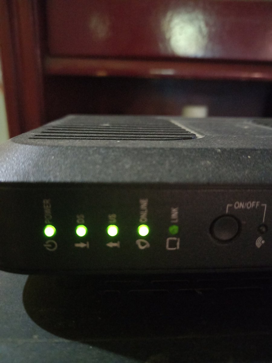 Lisaoktora14's tweet photo. @FirstMediaCares kenapa power link nya mati ? ID 10768312 https://t.co/nlakytBOM1