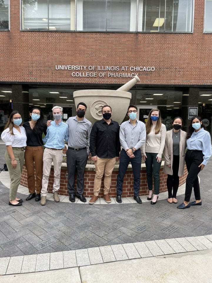 Super proud to be part of an awesome cohort at <a href="/uicpsci/">UIC Pharmaceutical Sciences</a>... This half of the group gave our first lab rotation presentations today, looking forward to the rest of the talks later this week!