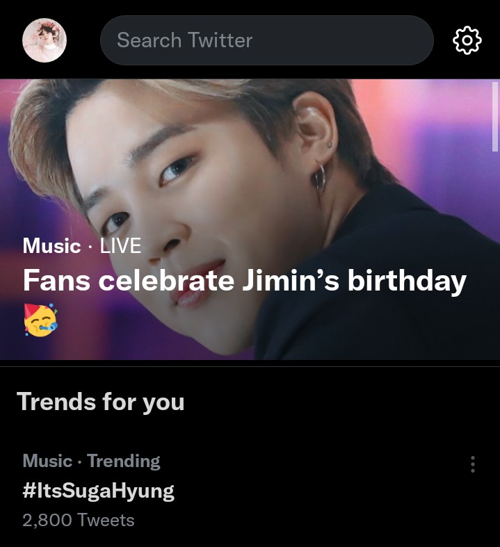 s0ftsuji's tweet photo. yoongi hasn't posted anything but #ItsSugaHyung is already trending GSKSHSHS HELP, WE ARE DERANGED https://t.co/cZc2RiWPhX