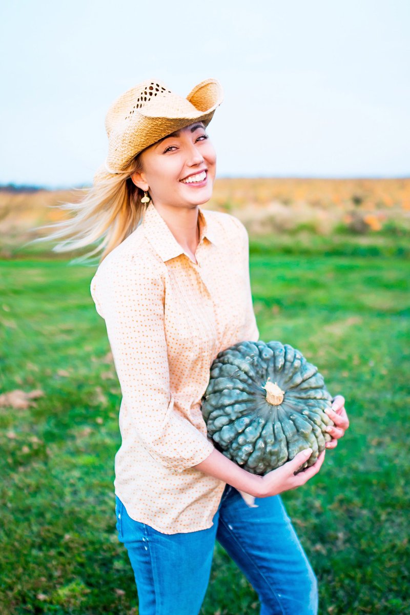 GrowingSeason_'s tweet photo. Happy #NationalFarmersDay to those who work in acres, not hours. We give thanks for the food on our tables, the clothes on our back, and most of all the FARMERS who make it all possible. Your work does not go unnoticed.

@RealSarahFrey
#Farmers #Growers #FreyFarms https://t.co/hbxXH3BYiM