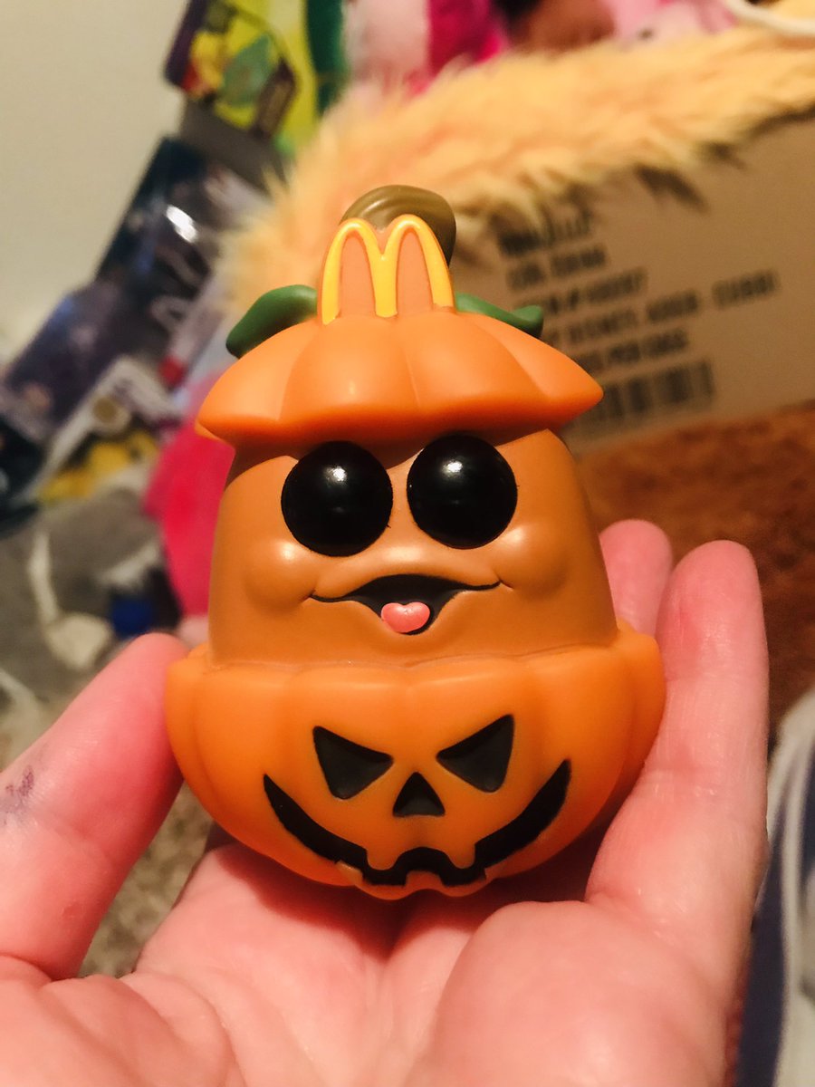 PateeSondra's tweet photo. Omg this Pumpkin McNugget is Sooooo Adorable ๐ฅฐ ๐ ๐ ๐ ๐ ๐ #PumpkinNugget #McDonalds #funkoPOP #PopAdIcons #Funkocollector #Nerdlife #ChickenMcnuggets #Halloween #October2021 #PumpkinMcNugget https://t.co/WJZP7eLHwb
