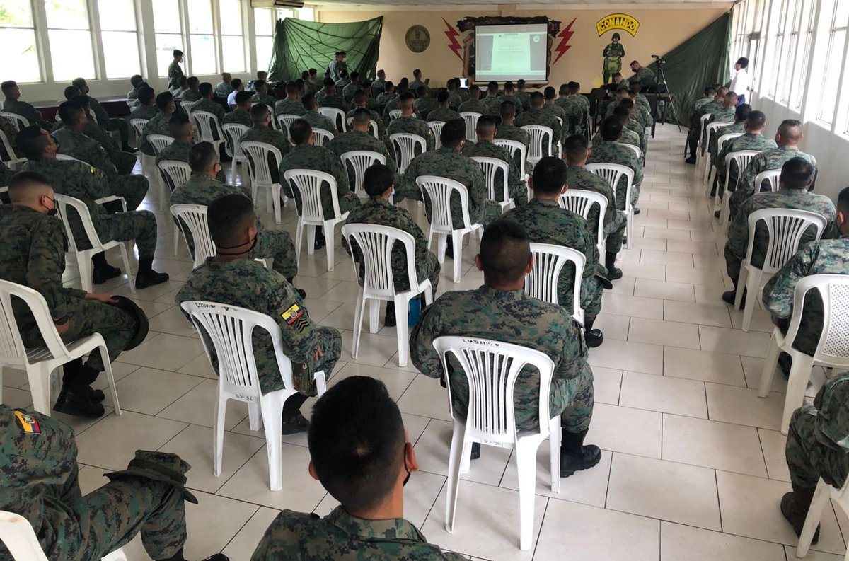 ISSFA_ECUADOR's tweet photo. 📍#LagoAgrio | Más de 200 militares del @EjercitoECU y @FuerzaAereaEc conocieron el proyecto de Ley Orgánica de Seguridad Social de las @FFAAECUADOR, con esto el Issfa continúa en la campaña de difusión masiva de la propuesta de Ley a nivel nacional. #IssfaContigo https://t.co/y5gdjzYwgd