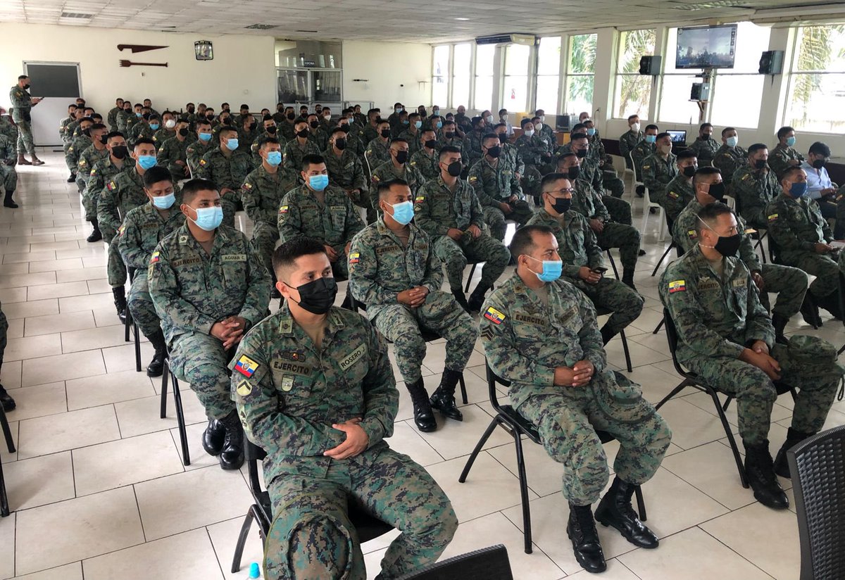 ISSFA_ECUADOR's tweet photo. 📍#LagoAgrio | Más de 200 militares del @EjercitoECU y @FuerzaAereaEc conocieron el proyecto de Ley Orgánica de Seguridad Social de las @FFAAECUADOR, con esto el Issfa continúa en la campaña de difusión masiva de la propuesta de Ley a nivel nacional. #IssfaContigo https://t.co/y5gdjzYwgd