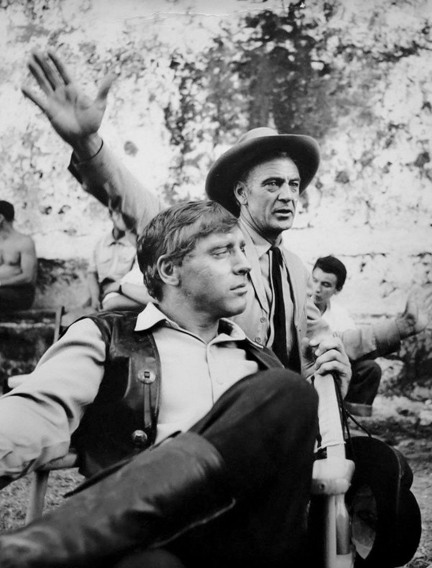 TheFilmFrontier's tweet photo. Vera Cruz (1954) #burtlancaster #garycooper https://t.co/z6IoWMhDq0