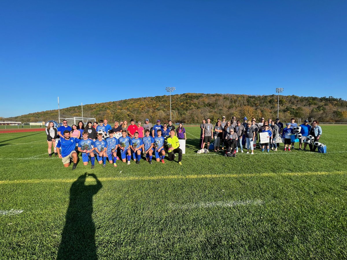 perillo_nick's tweet photo. What an awesome night for senior night! Proud of these guys! #mycrcs @Wight_Rob @deisel68 https://t.co/d575tMG9wk