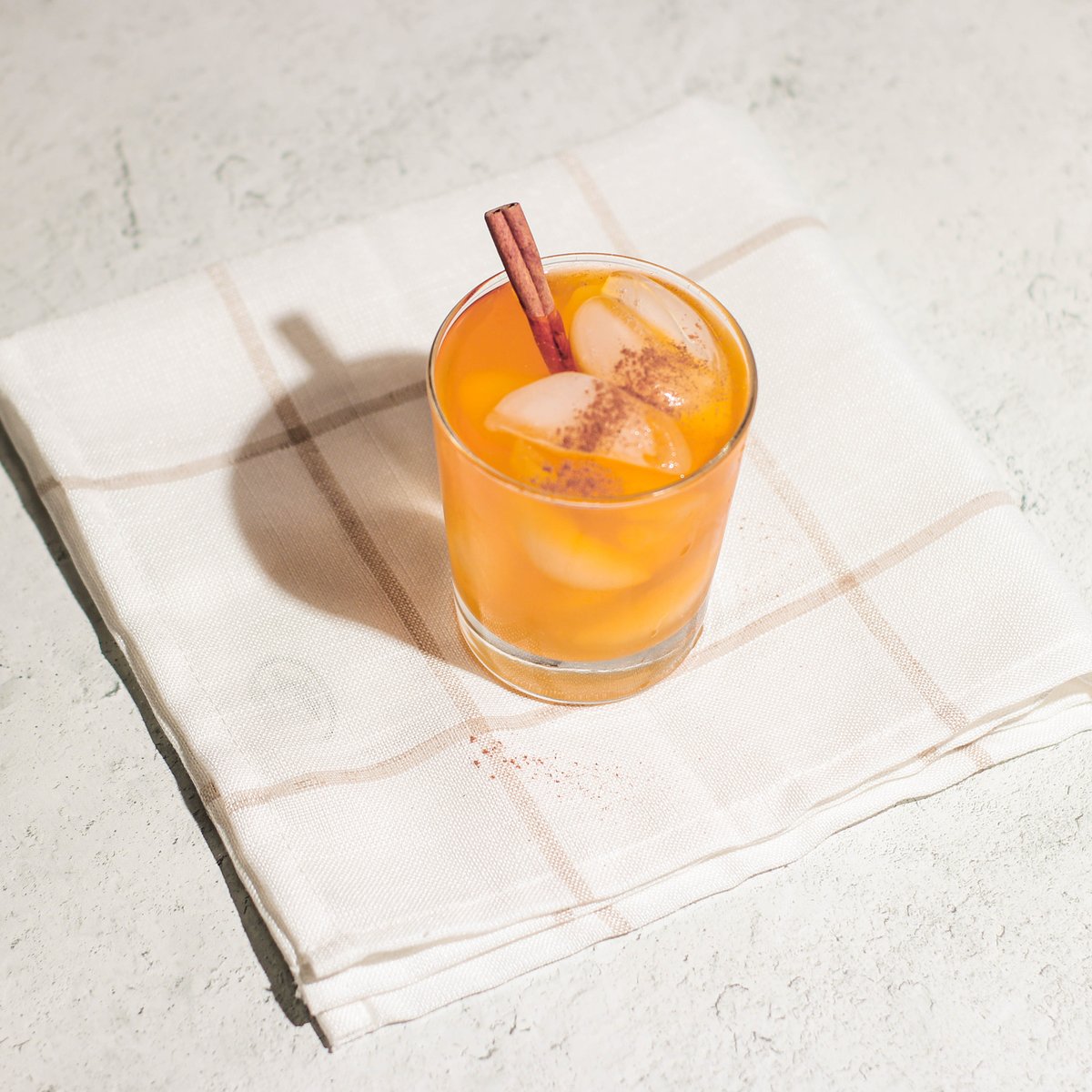 What autumn happy hour looks like. 🌵🍹⛱