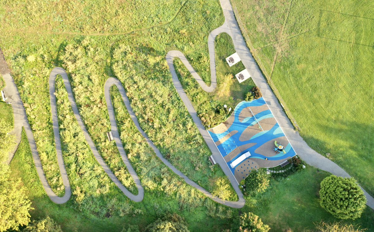 sophienito's tweet photo. Another shot from our urban park series #urbanforestry #greenspaces #dji https://t.co/WrK8T9uNmg