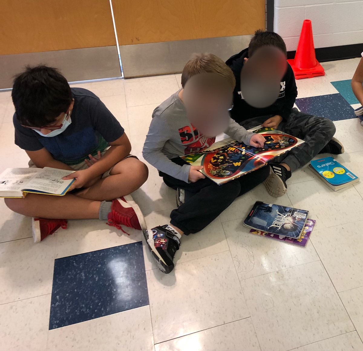 Mr. McGill’s students @FDRooseveltPS were so excited to read their new library books they couldn’t wait until they got back to their classroom.  Loved looking out of the office today to hear excitement and conversations about what we are reading. 📚