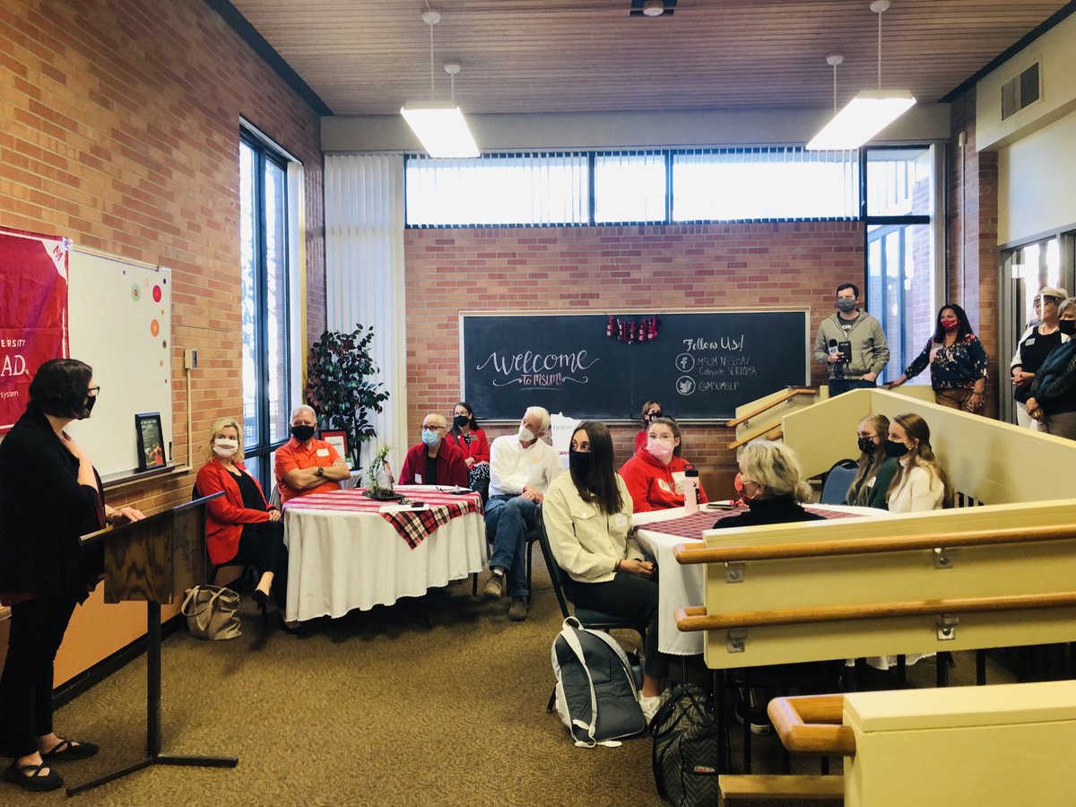 DrBrendaAH's tweet photo. It is magical to see what can be accomplished when community organizations-Sertoma, faculty, staff and students work together for a common goal. Grateful for the support and partnership with Sertoma and ⁦@MSUMoorhead⁩. https://t.co/UqBw4PIvD0