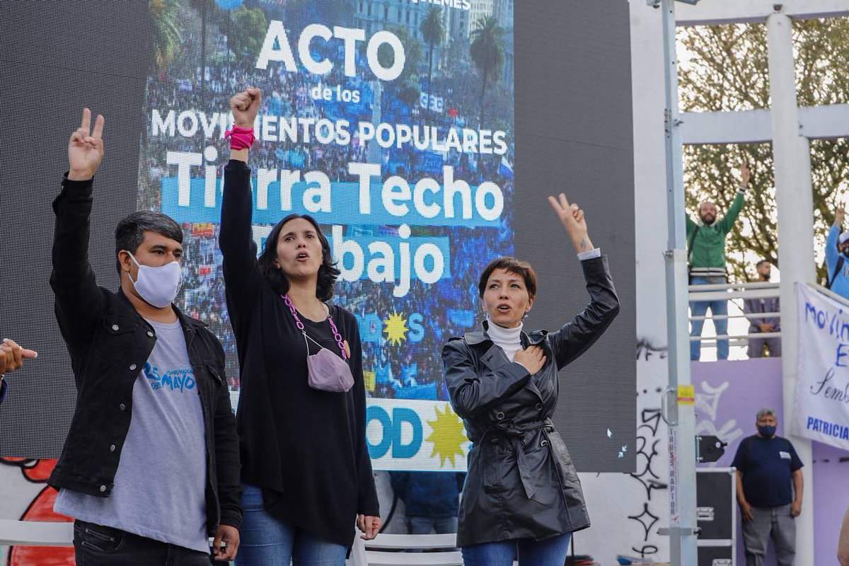mayrasmendoza's tweet photo. Participamos de un acto con los movimientos populares de Quilmes.

Como planteaba Néstor Kirchner, a la pobreza hay que combatirla con un modelo económico de inclusión, que permita el desarrollo y que los números cierren con la gente adentro. Ese es nuestro horizonte compañerxs✌🏽 https://t.co/LGLGfPIY2G