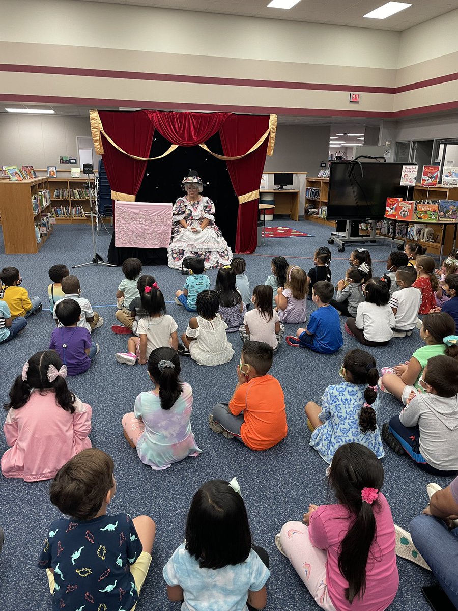 gleason_library's tweet image. Our littles in pre-K and kinder were rocking and rhyming with Mother Goose today.  #CFISDlibraries @CyFairLibraries @GleasonTigers