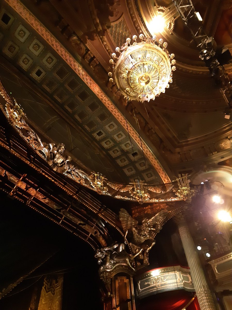 SaidNeverJoin's tweet photo. @LWTheatres @PhantomOpera @jamesgant @killiandonnelly @HollyAnneHull @LucyStLouis @OfficialALW #Phantom35 Streamers hanging from the new Chandelier! 😄🤩 & special memories🌹🍾👍😎 https://t.co/8PEoOmvn2I