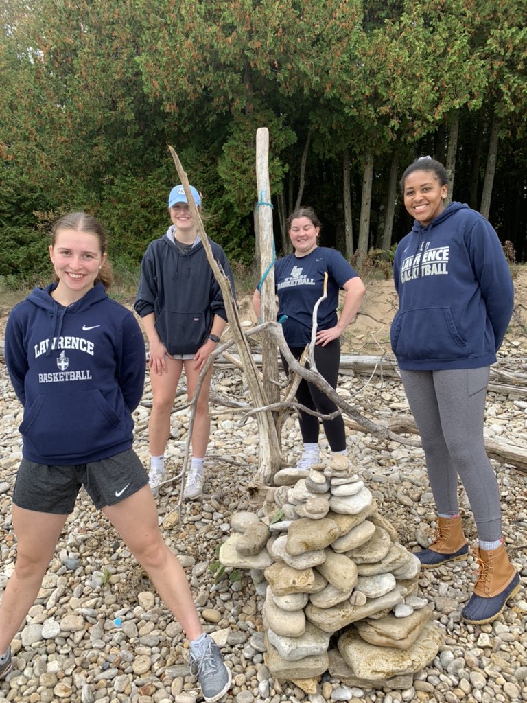 LUVikingsWBB's tweet photo. We ❤️ Bjorklunden!

2. Stone Castles

#WE>me
#teamwork
#competing
#whyLU
#whyLUWBB https://t.co/w2RIw4ntzF