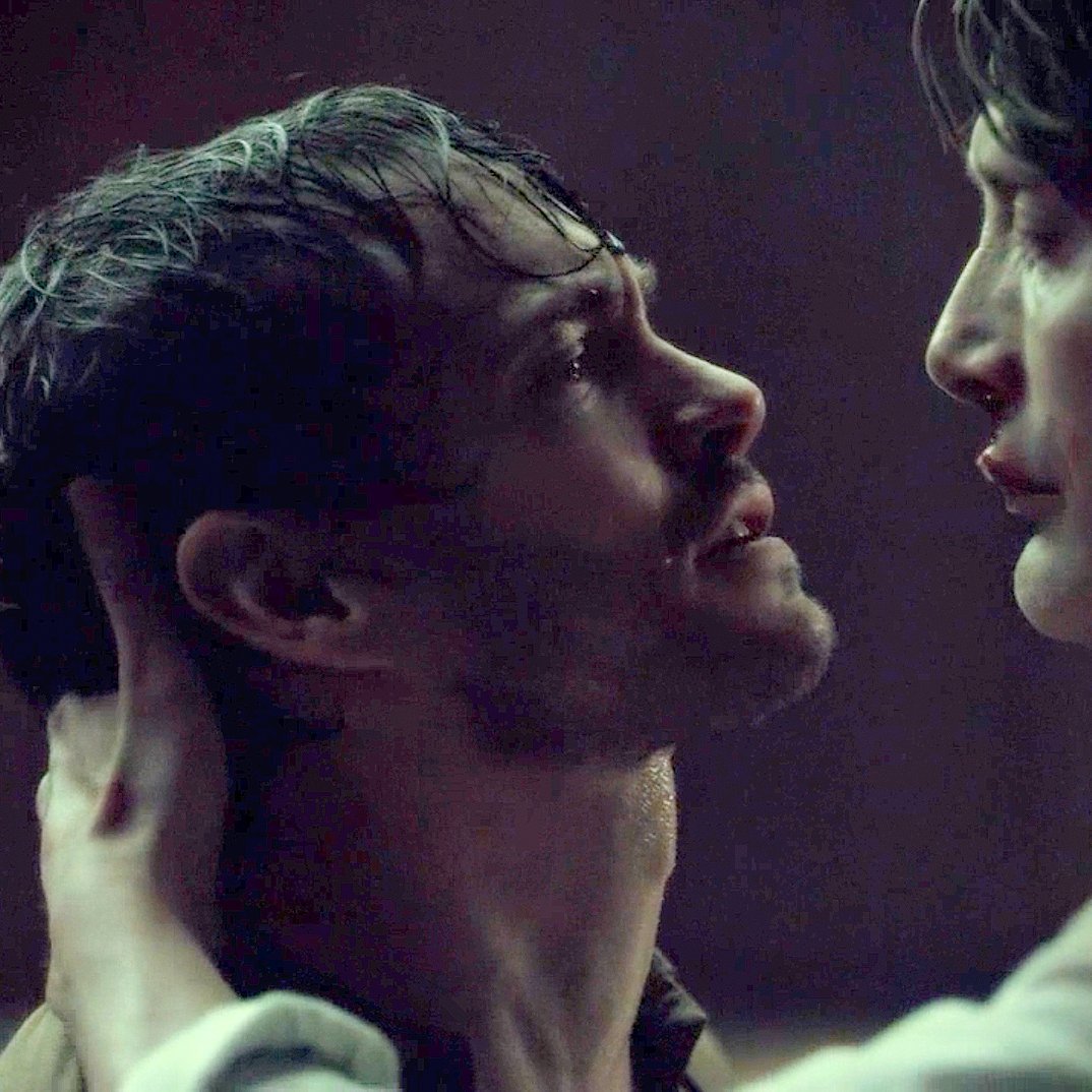 trailerparkbaby's tweet photo. "Some parts of Will wanted it to happen. It was something that was almost, in that moment, desired."-Hugh
"There’s a sort of strange surrender for Will at that moment. He allows the gutting. He almost feels as if he deserves it"-Bryan

aka Will taking "punish me Daddy" to extreme https://t.co/hriS3LL2r0