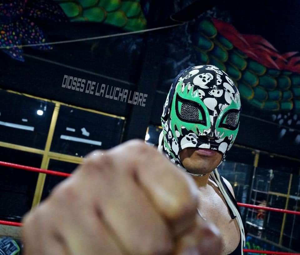 HEAVYBOY30's tweet photo. #heavyboy #luchalibre #respirandovida #fyp https://t.co/VnSmAgefuX