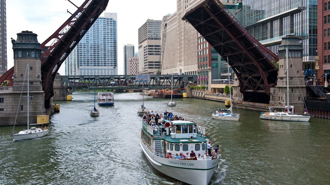 MachineChicago's tweet image. Marathon Delayed After City Officials See Mass of People Running Downtown, Raise Drawbridges

#Chicago #comedy #satire #ChicagoMarathon #Politics