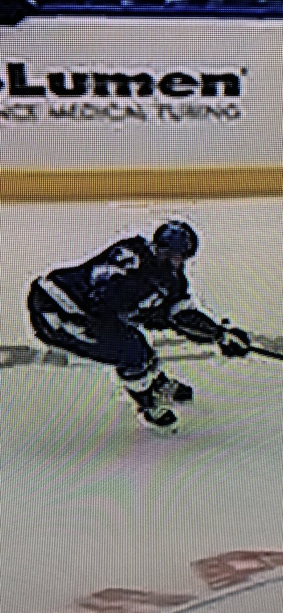 raeo's tweet photo. @7ColeMane7 @espn @NHL It’s horrible. Artifacts surrounding everything https://t.co/VNVn3HUt0P