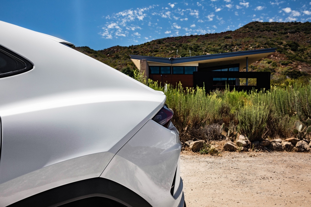 Lamborghini_NB's tweet photo. Where would you take your Urus? Or better yet, where would you let your Urus take you? 🛣️
https://t.co/oLaYZpfeh6
#Lamborghini #LamborghiniNewportBeach #LamboNB #NewportBeach #California #CarsofInstagram #Photooftheday #Blacklist #Hypercar #Urus #LamborghiniUrus #SSUV https://t.co/hwEPvPwF2X