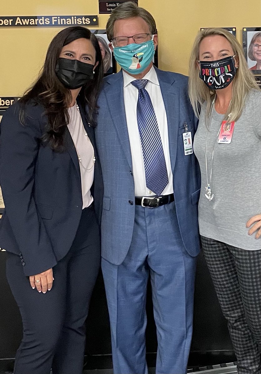 Terie Miranda 📚 tweet media