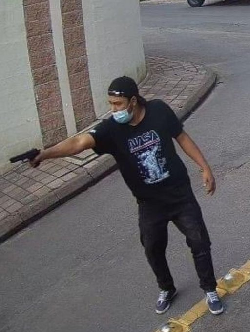 Captura al que supuestamente destrozó los monumentos. El sicario asesino, captado cuando disparaba, libre. Así de eficiente es la PNC y el ministro Gendri.