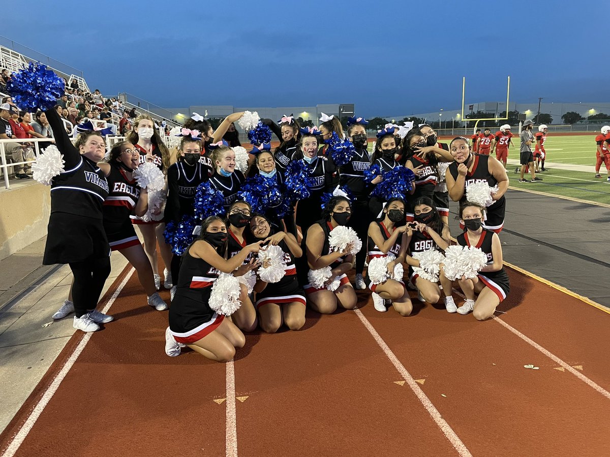 PerryAthletics1's tweet photo. Perry and Field Cheer Sisters! @DeWitt_Perry @vivian_field https://t.co/fSYwcIr7bA
