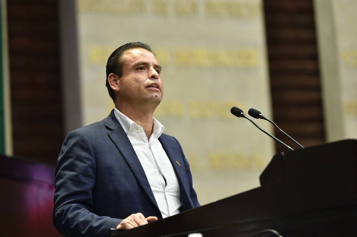 varela_pinedo's tweet photo. Hoy presenté mi segunda iniciativa en esta 65 Legislatura, y fue para pedir que regrese el #Programa3x1.

Para muchos municipios como los de mi #Zacatecas, solo a través de programas como este y el #FondoMinero tienen la posibilidad de hacer grandes obras. https://t.co/4dhyp8W3y3