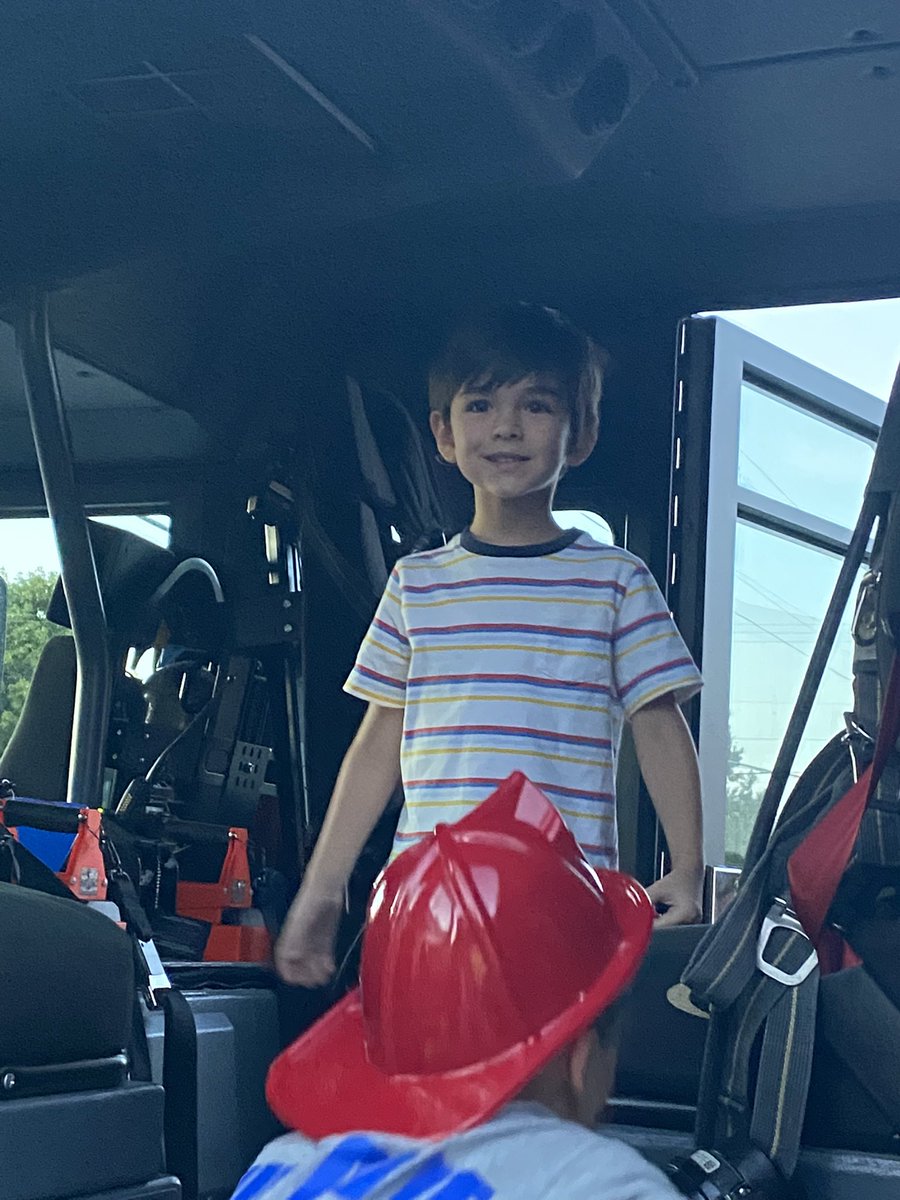 PlanoPreK's tweet photo. Thank you Plano Fire Department for keeping our community safe and teaching our preschool families about fire safety! We had so much fun! https://t.co/tH9cMHYjBS