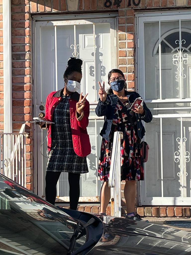 Powers4Queens's tweet photo. Had a great time door knocking for @FSingh_NYC on the Peninsula today! I need her in the Council so that we can amplify the issues that impact our communities. The energy was amazing, and voters are engaged and excited! Letโs bring this home! #OnePeninsula https://t.co/W6e68k8HKA