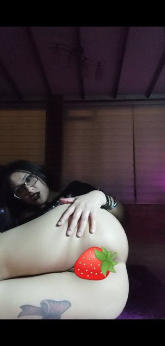 A few stills from my new video available to my Full Package subscribers on @FanCentro !! A teaser video