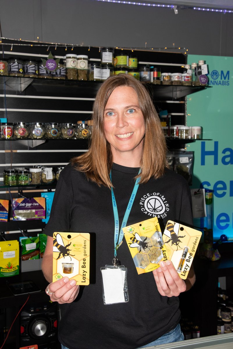 LazyBeeGardens's tweet image. What do you reach for after a long day of work or school? Do you prefer fat flower bowls, #lowtemp dabs or a quick vape hit before walking into the gym? Our friends at @POMCannaPullman love all three! 🍁🍯💨 shop.pomcannabis.com/pullman/search…