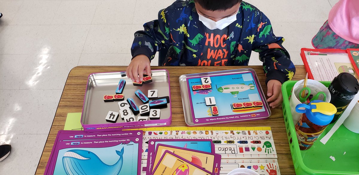 SeiversKinders's tweet photo. We love math stations. 
@SouthwestES https://t.co/2NpWJxRo68