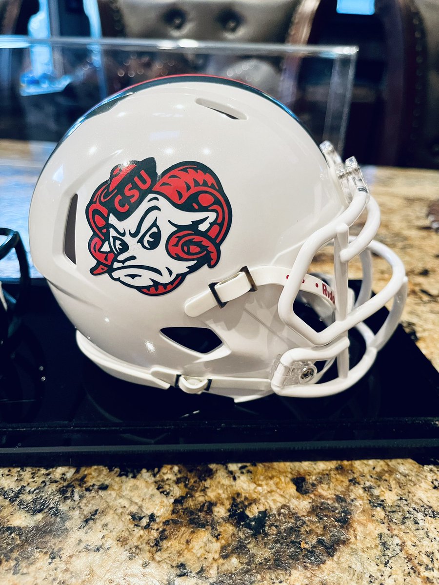 Baker15Tim's tweet image. Thanks @417helmets for the new lid and completing my @CSUFootball helmet collection. The helmet looks amazing.