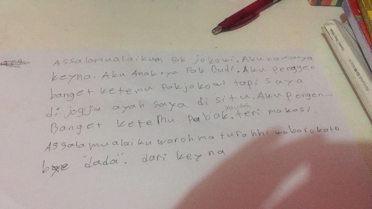 Anak sy yg kecil td malam telp, "Ayah sdg dimana?"
"Ayah sdg di Jkt nak, dekat Istana Negara"
"Oh, dekat rumah pak <a href="/jokowi/">Joko Widodo</a> ya". 
"Iya nak"
"Boleh aku titip surat yah?, sampaikan Pak Jokowi, aku pengin ketemu."

😉