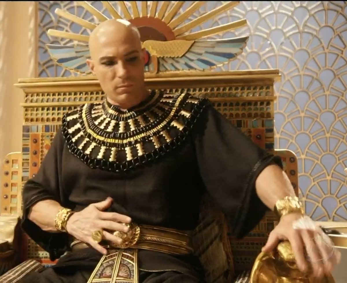 Aquele momento aterrorizador em que você está num lugar e começa a sentir vontade de ir ao banheiro

 #SheshiEnvenenado