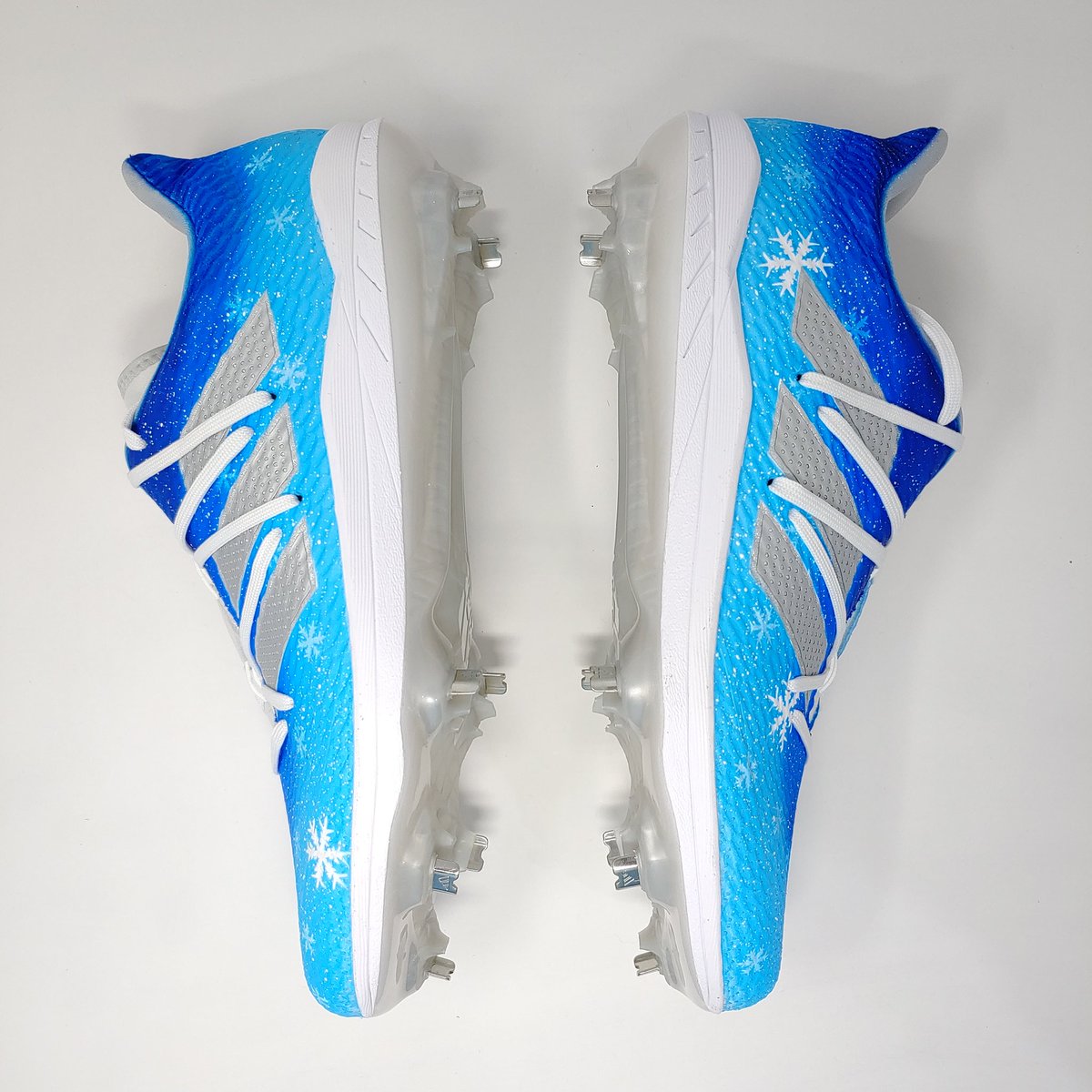 m7customdesigns's tweet image. Let it snow

#jacquardproducts #jacquard #stadiumcustomkicks #customcleats #paintedcleats #airbrushedcleats #allpaint #nostickers #nowraps #justsniffingpaint #m7customdesigns @JacquardProduct @stadiumck