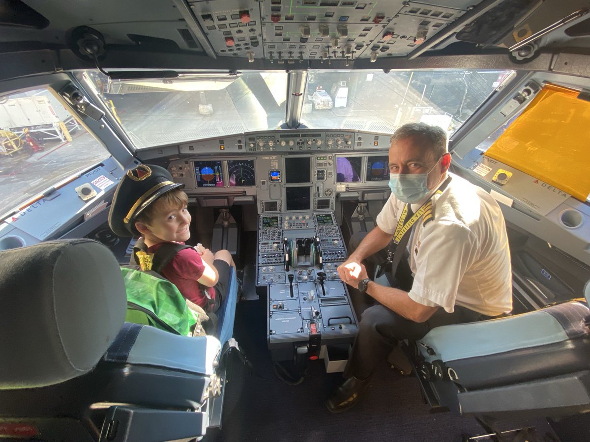 dfw_images's tweet photo. Best experience ever with #delta   3 day weekend with our #grandchild and super #friendly #service https://t.co/SbxjTEk3ii