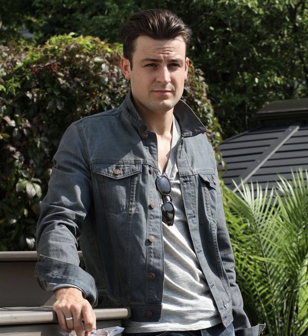 darla_tapp's tweet image. Happy #TylerTuesday to all the @tyler_hynes fans out there. Been binge watching 19-2 today, and Tyler makes a great police officer. 😍 Wish his part would have been bigger, but I’m always happy to see him in anything. 🤗 #Hynies #19Two