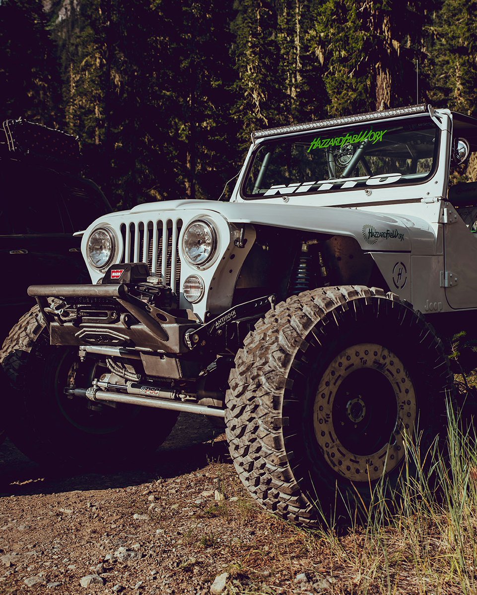 @thelukeofhazzard looking extra good in a set of #TrailGrapplers on the trail 🔥 

#TeamNitto l #DrivingLineVideo