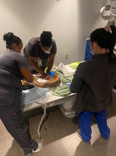 ochsnersim's tweet photo. @OchsnerHealth @OchsnerEdu runs in situ sim with @OchsnerRads    @LeoSeoaneMD @WarnerLThomas #patientsafety #simulation https://t.co/2BarLRcxqR