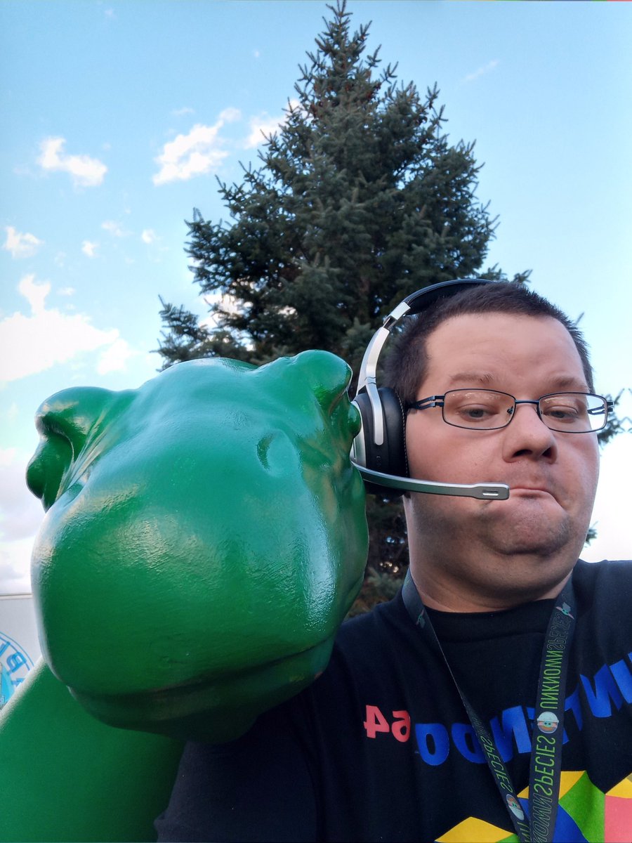 JoePillarToPost's tweet photo. This is my buddy Sinclair. He is all chained up for some reason. #FreeSinclair @SinclairOilCorp https://t.co/8WcU9oazaL