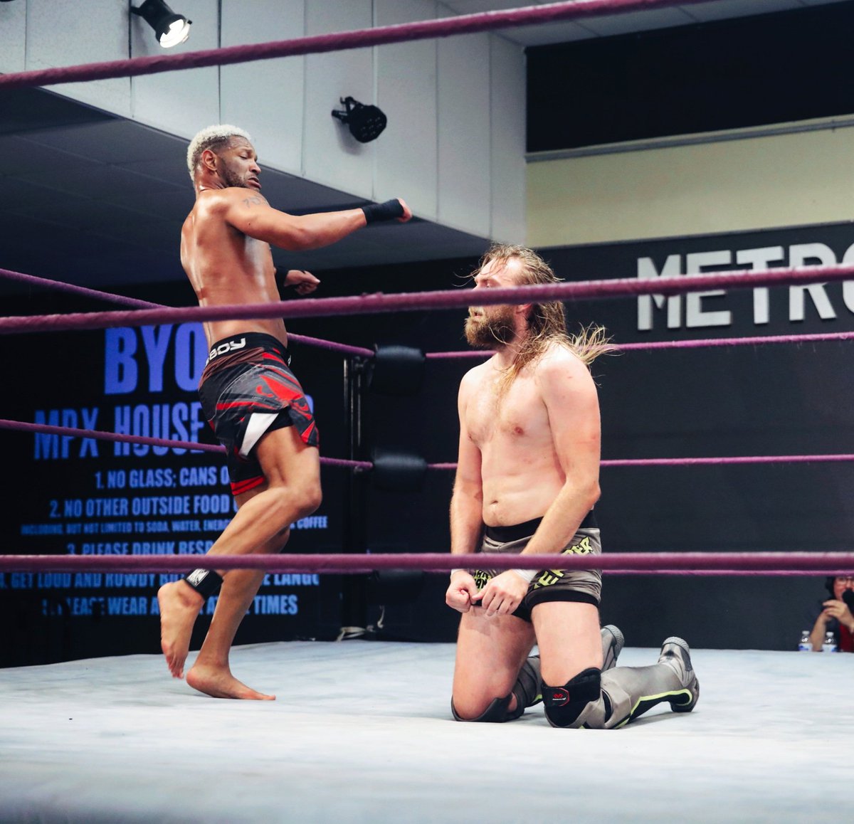 ThatJDGriffey's tweet photo. ᴋɪᴄᴋᴇᴅ ɪᴛ ᴡ/ ᴛʜᴇ ʜᴏᴍɪᴇ @RealAaronMercer
#KickFlair #KickySteamboat #KickGrayson
• • •
#PrizeFightGriffey #SayLess
#muaythai #mma #martialarts #wrestling #prowrestling #luchalibre #rudo #Striker https://t.co/arg9mz1rjz