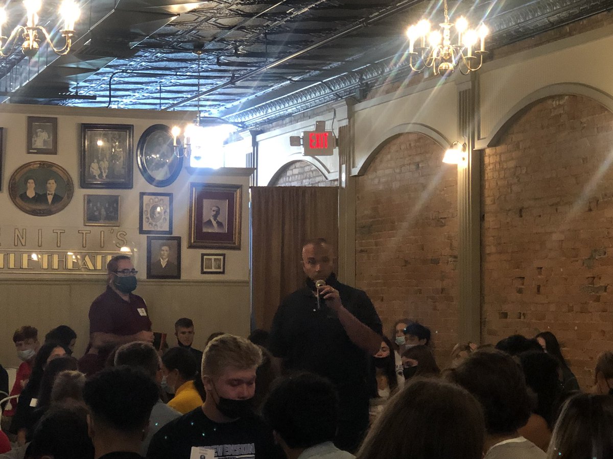 a360coach's tweet photo. Had a great group of athletes from @KLAASports at this PCA workshop yesterday. Tons of emerging leaders! #BetterAthletesBetterPeople #CharacterDrivenExcellence https://t.co/QKjsnA0aDq