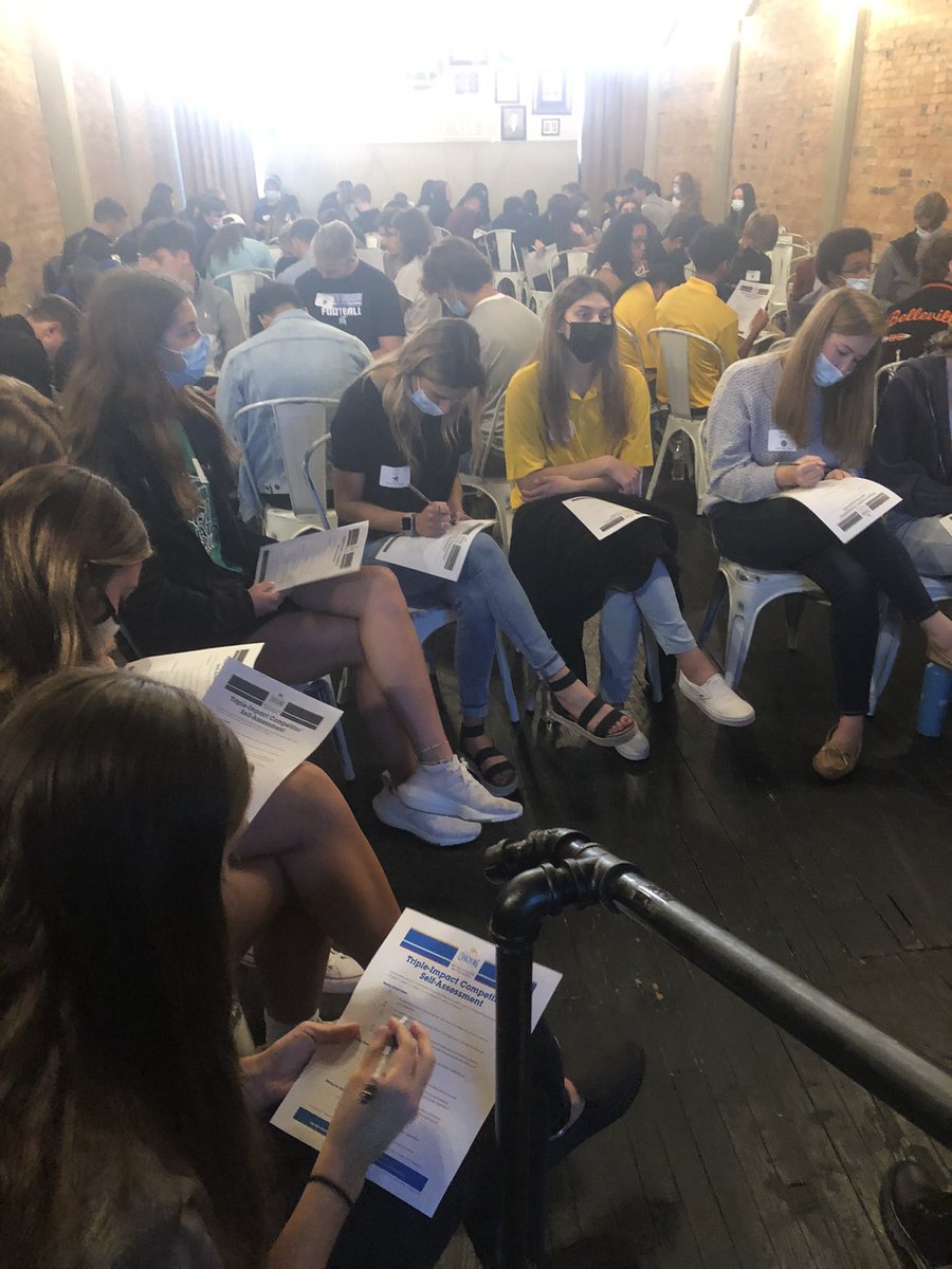 a360coach's tweet photo. Had a great group of athletes from @KLAASports at this PCA workshop yesterday. Tons of emerging leaders! #BetterAthletesBetterPeople #CharacterDrivenExcellence https://t.co/QKjsnA0aDq