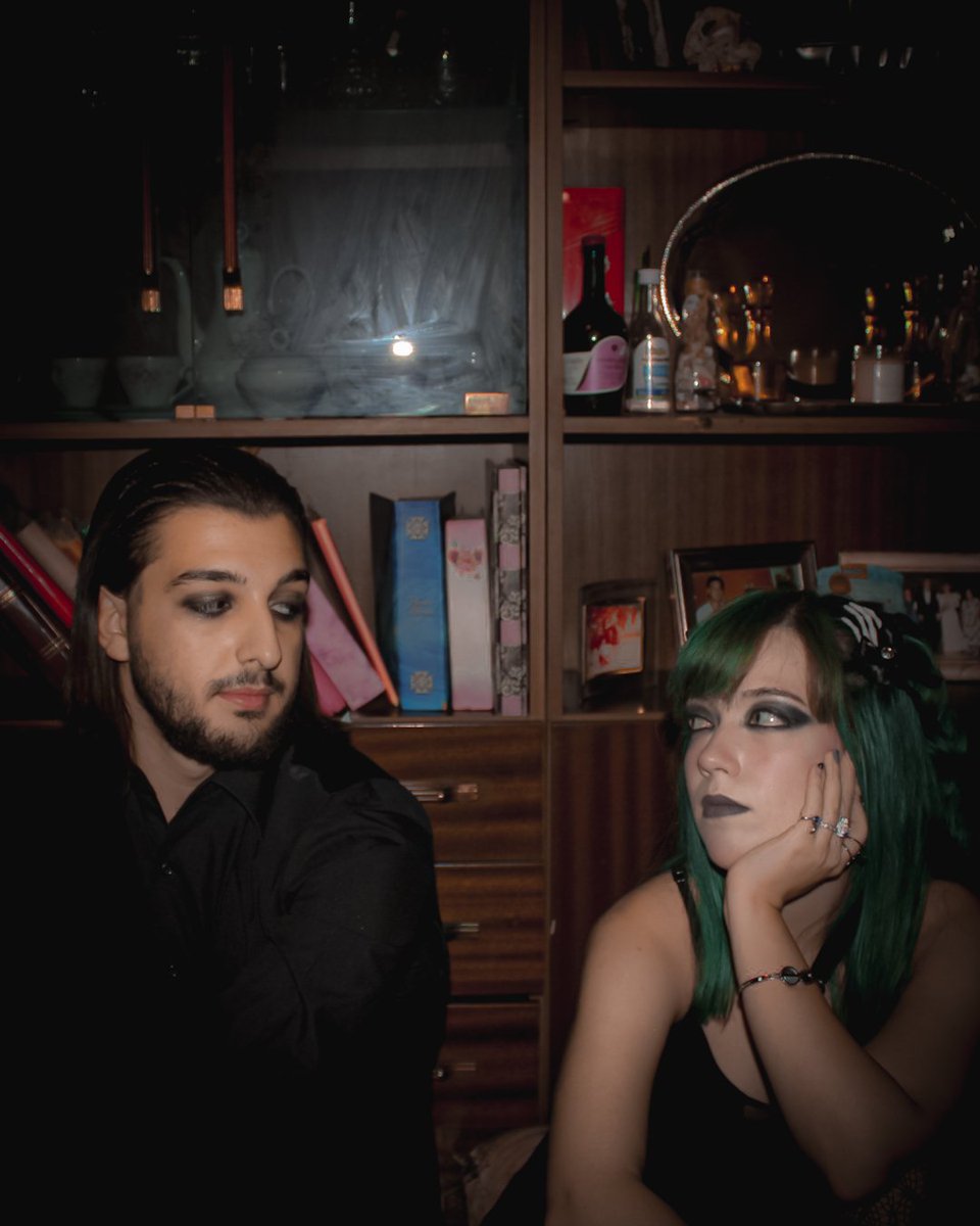 XrhstosPeri's tweet photo. Vibin with my sister🧡🎃 
Ly ly ly ly!! https://t.co/btk0x2FCKf