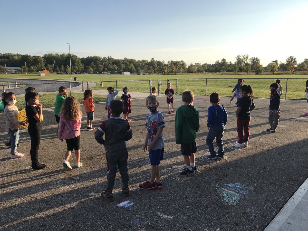 SummitKinders's tweet photo. Great morning for an outdoor morning meeting. #Reynproud https://t.co/utmhPYSSqo