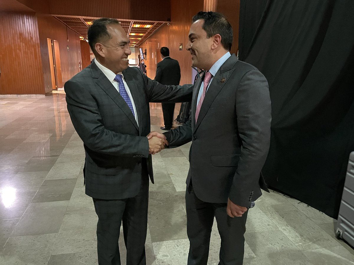 gcolorgasca's tweet photo. Con mi querido Dip. @MarianoGlzA hermanos de muchas luchas siempre pensando en un gran México y en nuestras patrias chicas #Tlaxcala #Michoacán #amistadantesquetodo #sumandoideas #enequiposomosmasfuertes https://t.co/CqUAv0zjNM
