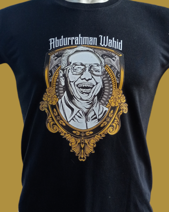 IvandySultan's tweet photo. Inspirasi Desain Kaos Custom.
[Gusdur]

Bisa Custom Desain Semaumu, Tanpa Minimal Order.

Bahan Cotton Combed 30s.
Warna Hitam.
Ukuran M, L, XL (cek panduan ukuran).

Info Order: https://t.co/MNpubHHWYG

#SablonKaos #KaosCustom #SablonSatuan #SEKTEClothing https://t.co/zQOAwwVAdd
