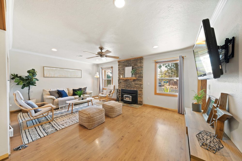 daryl_temple's tweet photo. 🚨 New Listing Alert 🚨
1800 Belmont Rd, Concord, CA

📱 https://t.co/KoSdpz3EH1

🏠 Listed by @newhomesconcierge

✏️  Daryl Temple | DRE 01799010
       Realty ONE Group Future

#NewListing #Concord #SingleStory #LargeLot #DetachedHome #ContraCosta #ForSale #NewHomesConcierge https://t.co/zOPWHQspgm